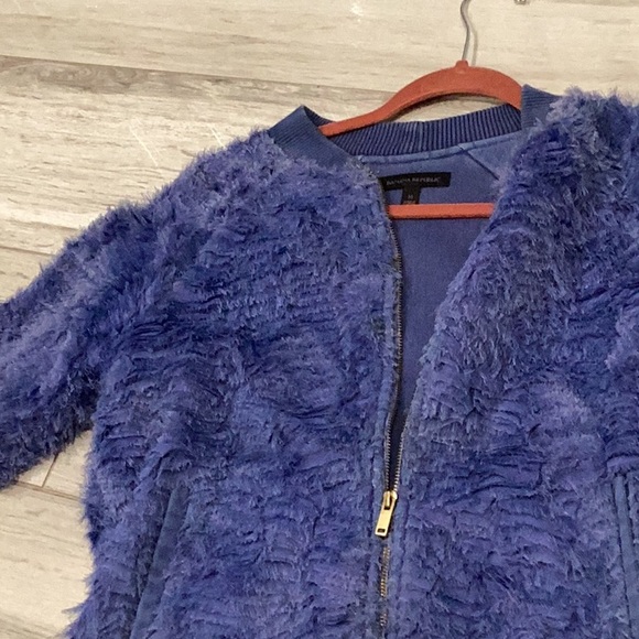 Banana republic zip up sweater - Picture 2 of 3